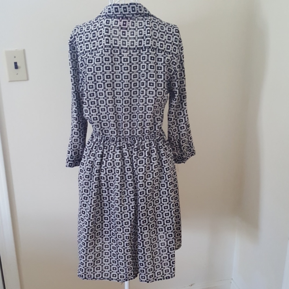 Dress - Picture 2 of 3